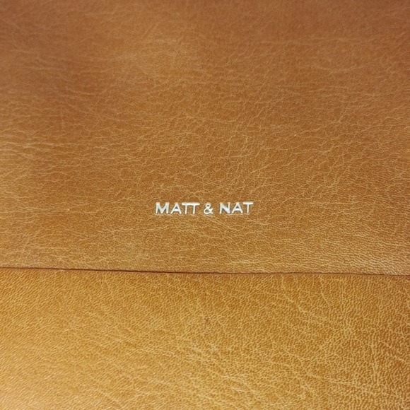 Matt and Nat crossbody vegan Leather. - Picture 3 of 11